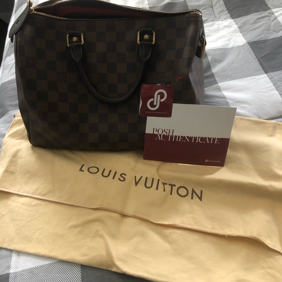 Louis Vuitton “doctor” bag great condition other than small tear - Picture 3 of 8